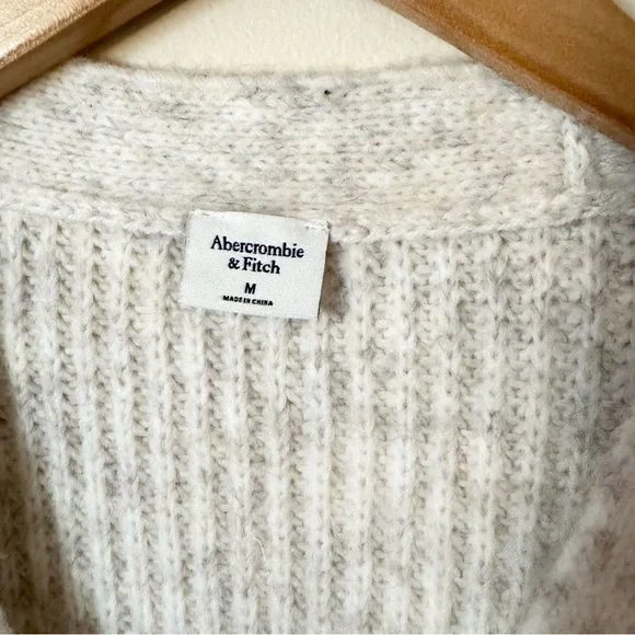 Abercrombie & Fitch Cable Knit Cardigan Sweater Medium - Picture 4 of 9